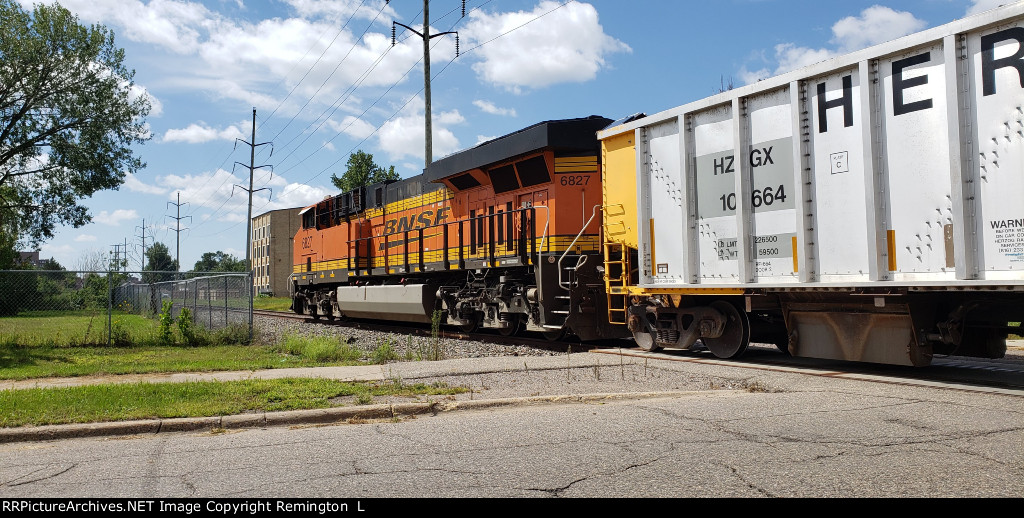 BNSF 6827